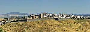 The city of Elvas. These bastions surround all the city, making them the biggest artillery The city of Elvas. These bastions surround all the city, making them the biggest artillery