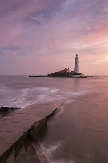 Dawn at St Mary's Lighthouse near Whitley Bay, Northumberland, England. Autumn (October) 2021 Dawn at St Mary's Lighthouse near Whitley Bay, Northumberland, England. Autumn (October) 2021