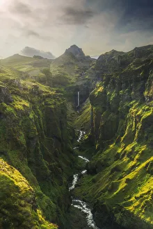 Vatnajokull Gallery: Deep valley in Vatnajokull Park Iceland
