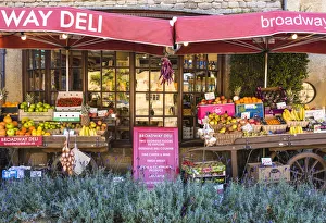 Deli in the Cotswold village of Broadway, Worcestershire, UK Deli in the Cotswold village of Broadway, Worcestershire, UK