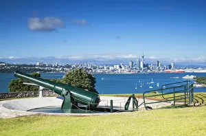 Images Dated 27th February 2014: Disappearing gun and Auckland skyline, North Head Historic Reserve, Devonport, Auckland
