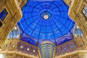 Dome of the Vittorio Emanuele II gallery decorated with Christmas lights, Milan, Italy Dome of the Vittorio Emanuele II gallery decorated with Christmas lights, Milan, Italy