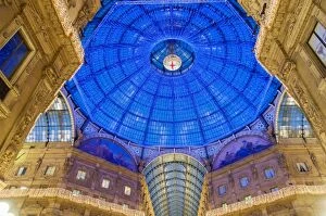 Images Dated 10th December 2010: Dome of the Vittorio Emanuele II gallery decorated with Christmas lights, Milan, Italy