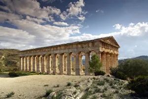 Doric Greek Temple, Segesta, Sicily, Italy Doric Greek Temple, Segesta, Sicily, Italy