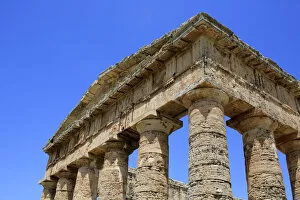 Ancient Greek Architecture Collection: Doric temple, Segesta, Sicily, Italy