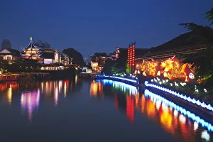 Dragon screen and canal area at dusk, Fuzi Miao area, Nanjing, Jiangsu, China Dragon screen and canal area at dusk, Fuzi Miao area, Nanjing, Jiangsu, China