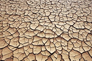 Tassili n'Ajjer Collection: Dried out water hole in desert - Algeria, Tassili Hoggar, Tagrera - Sahara