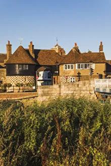 England, Kent, Thanet, Sandwhich, The Barbican Gate 15th century Gatehouse and Town England, Kent, Thanet, Sandwhich, The Barbican Gate 15th century Gatehouse and Town