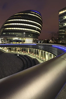 Images Dated 6th March 2011: England, London City Hall at the River Thames