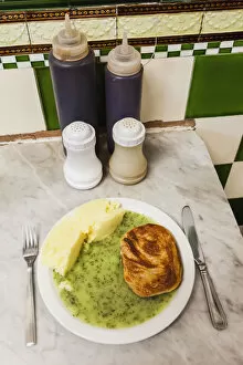 Food Collection: England, London, Southwark, Manze Pie and Mash Shop, Plate of Pie and Mash and Liquor