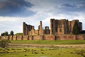 Images Dated 11th May 2010: England, Warwickshire, Kenilworth, Kenilworth Castle
