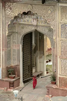 Images Dated 4th June 2013: Entrance to city palace, City of Karauli, Rajasthan, India