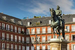 The equestrian statue of Philip III or Felipe III, Plaza Mayor, Madrid, Comunidad The equestrian statue of Philip III or Felipe III, Plaza Mayor, Madrid, Comunidad