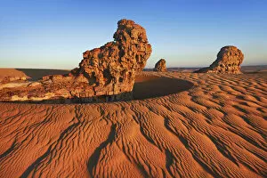 Tassili n'Ajjer Collection: Erosion landscape in Tassili du Hoggar - Algeria, Tassili Hoggar, Tagrera - Sahara