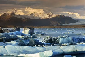 Europe, Iceland, Southeast Iceland, Vatnajokull National Park, Jokulsarlon Glacier Lagoon Europe, Iceland, Southeast Iceland, Vatnajokull National Park, Jokulsarlon Glacier Lagoon