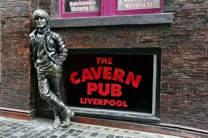 Images Dated 18th August 2014: Europe, United Kingom, England, Lancashire, Liverpool, John Lennon Statue