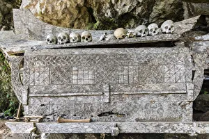 Family tomb and skulls, Rantepao, Tana Toraja, Sulawesi, Indonesia Family tomb and skulls, Rantepao, Tana Toraja, Sulawesi, Indonesia