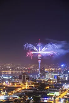 Images Dated 27th February 2014: Fireworks on Sky Tower on New Years Eve, Auckland, North Island, New Zealand
