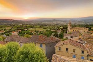 France, Provence, Vaucluse, Bonnieux, Hilltop village at sunset France, Provence, Vaucluse, Bonnieux, Hilltop village at sunset