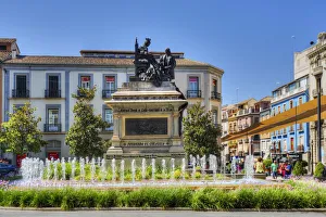 Fuente Isabel La Catolica Y Colon on the Plaza Isabel Catolica, Granada, Andalusia, Spain Fuente Isabel La Catolica Y Colon on the Plaza Isabel Catolica, Granada, Andalusia, Spain