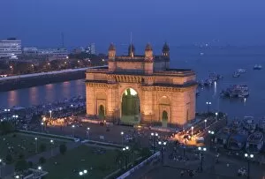 Images Dated 15th December 2004: Gateway of India, Mumbai (Bombay), India