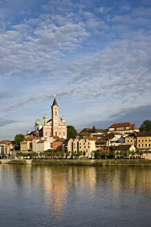 Images Dated 1st October 2008: Germany, Bayern / Bavaria, Passau, Danube River, St. Paul church