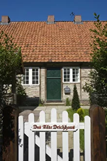 Images Dated 9th September 2008: Germany, Lower Saxony, Cuxhaven, The Dike House