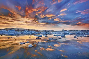 Vatnajokull National Park Gallery: Glacier lagoon Joekulsarlon with drift ice and Vatnajoekull - Iceland, Eastern Region