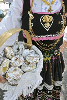 Gold necklace and traditional costume of Minho Gold necklace and traditional costume of Minho