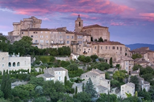 Gordes hilltop village, Provence, France Gordes hilltop village, Provence, France