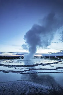 Great fountain geyser, Lower Geyser Basin, Yellowstone National Park, Wyoming, USA Great fountain geyser, Lower Geyser Basin, Yellowstone National Park, Wyoming, USA