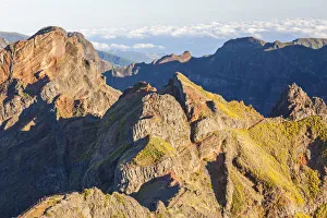Hikers, Pico do Arieiro, Madeira, Portugal Hikers, Pico do Arieiro, Madeira, Portugal