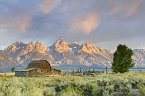 Images Dated 9th September 2007: Historic Barn on Mormon Row and Teton Mountain Range