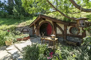 Images Dated 30th August 2018: Hobbit house. Hobbiton Movie Set, Matamata, Waikato region, North Island, New Zealand