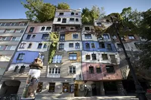 Images Dated 27th August 2007: Hundertwasserhaus