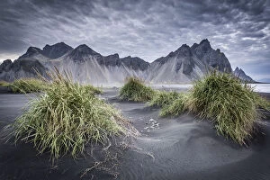 Natural Wonder Gallery: Iceland, Vestrahorn mount and black sand beach in foreground, near Vik
