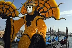 Images Dated 27th February 2006: Italy Veneto Venice Venice Carnival People in Costumes