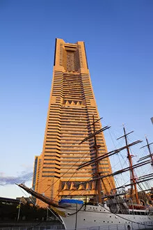 Images Dated 22nd December 2011: Japan, Tokyo, Yokohama, Landmark Tower Building and Nippon Maru Sail Training Ship