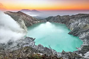 Images Dated 13th September 2018: Kawah Ijen volcano and crater lake at sunrise, Java, Indonesia