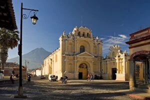 Images Dated 14th December 2005: La Antigua Guatemala (Unesco site)