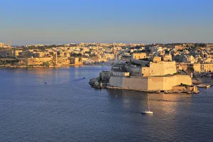 La Valletta, view from Upper Barracca gardens to Fort Saint Angelo, Malta La Valletta, view from Upper Barracca gardens to Fort Saint Angelo, Malta