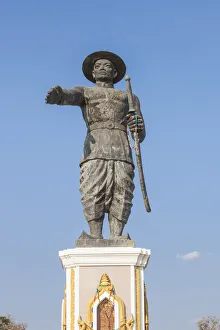Laos, Vientiane, Mekong Riverfront, statue of former Laotian King Chao Anouvong Laos, Vientiane, Mekong Riverfront, statue of former Laotian King Chao Anouvong