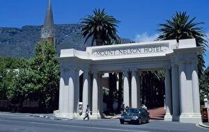 Cape Town Collection: A limousine leaves the entrance to Mount