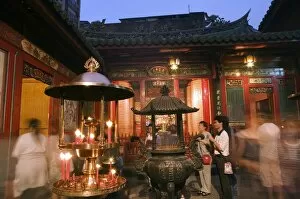 Images Dated 13th November 2005: Longshan Temple