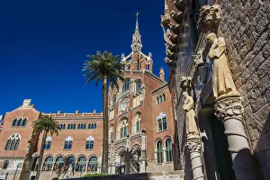 Main facade of the Hospital de la Santa Creu i Sant Pau, Barcelona, Catalonia, Spain Main facade of the Hospital de la Santa Creu i Sant Pau, Barcelona, Catalonia, Spain
