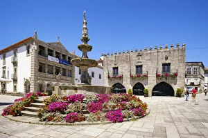 The main square of Viana do Castelo with the public fountain dating back to the 16th The main square of Viana do Castelo with the public fountain dating back to the 16th