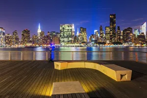 Manhatten skyline at dusk from Gantry Plaza, New York, USA Manhatten skyline at dusk from Gantry Plaza, New York, USA