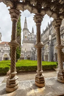 The manuleine columns of the Royal Cloister (Claustro Real The manuleine columns of the Royal Cloister (Claustro Real
