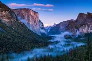 Mist in Yosemite Valley from Tunnel View, Yosemite National Park, California, USA Mist in Yosemite Valley from Tunnel View, Yosemite National Park, California, USA