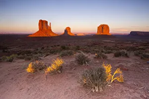 Monument Valley, Monument Valley Tribal Park, Arizona, USA Monument Valley, Monument Valley Tribal Park, Arizona, USA